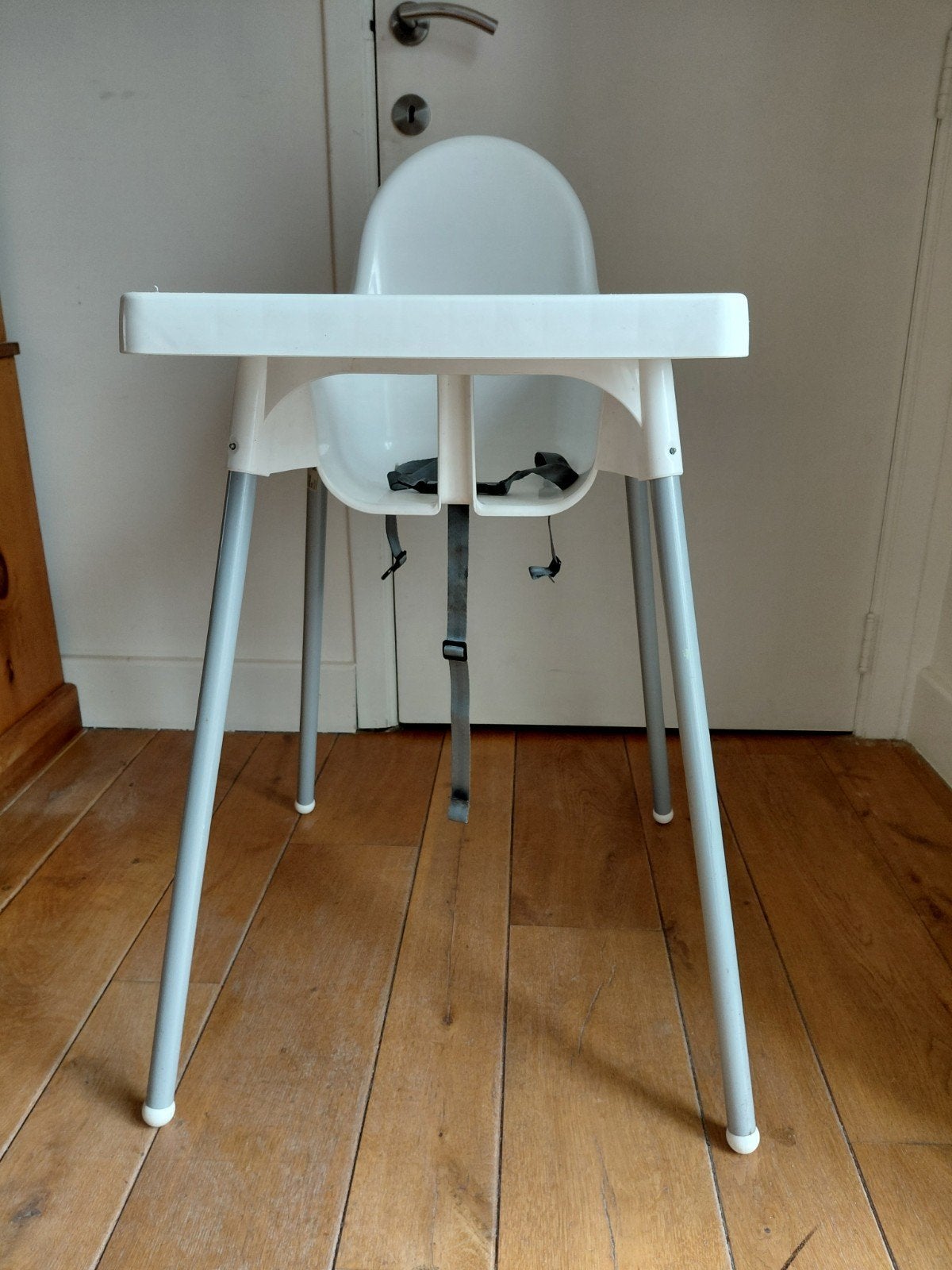 Chaise haute pour bébé avec tablette Ikea, Enfants & Bébés, Chaises pour enfants, Enlèvement