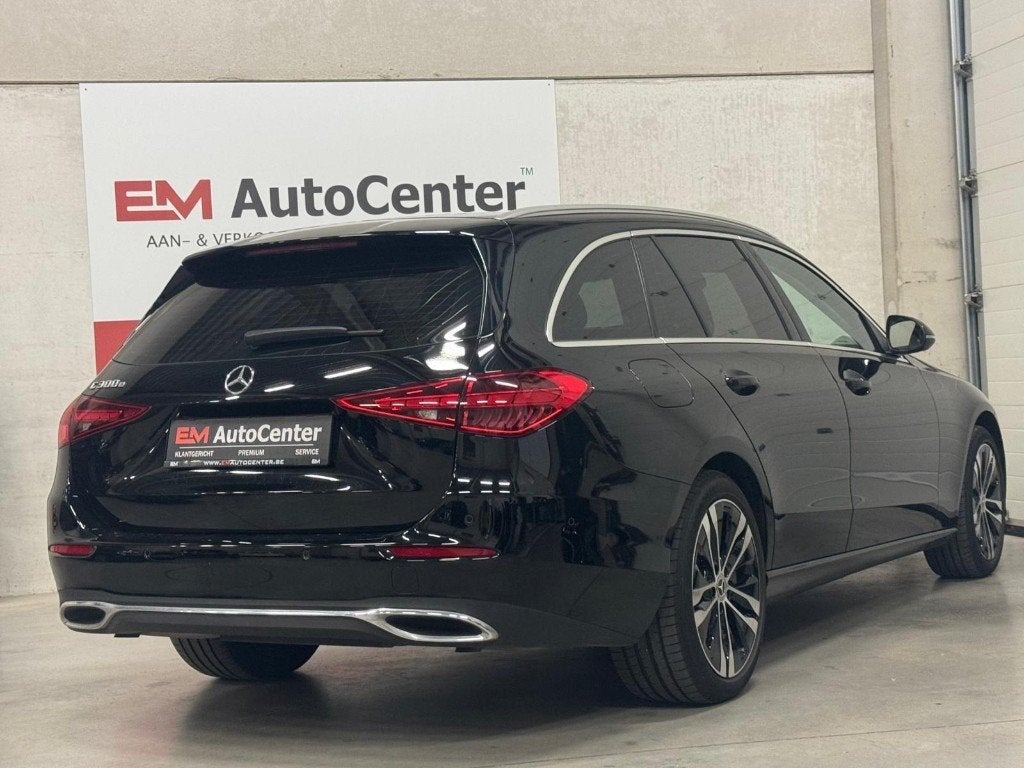 Mercedes C 300 e Avantgarde PHEV CAM-Acc-CarPlay-LED-BTW inc, Auto's, Automaat, Achterwielaandrijving, 4 cilinders, Zwart