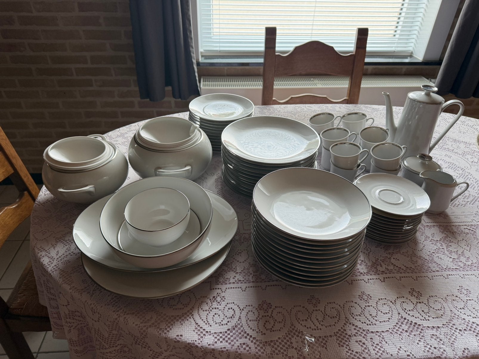 Eetsevervies en koffie servies 12 delig, Ophalen