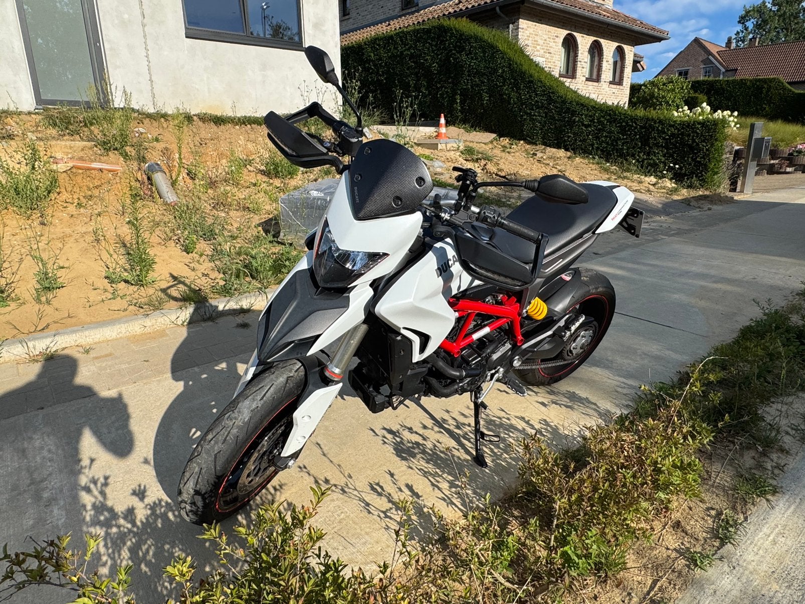 Ducati hupermotard 939, Permis Moto A, Plus de 35 kW, 2 cylindres, Quickshifter