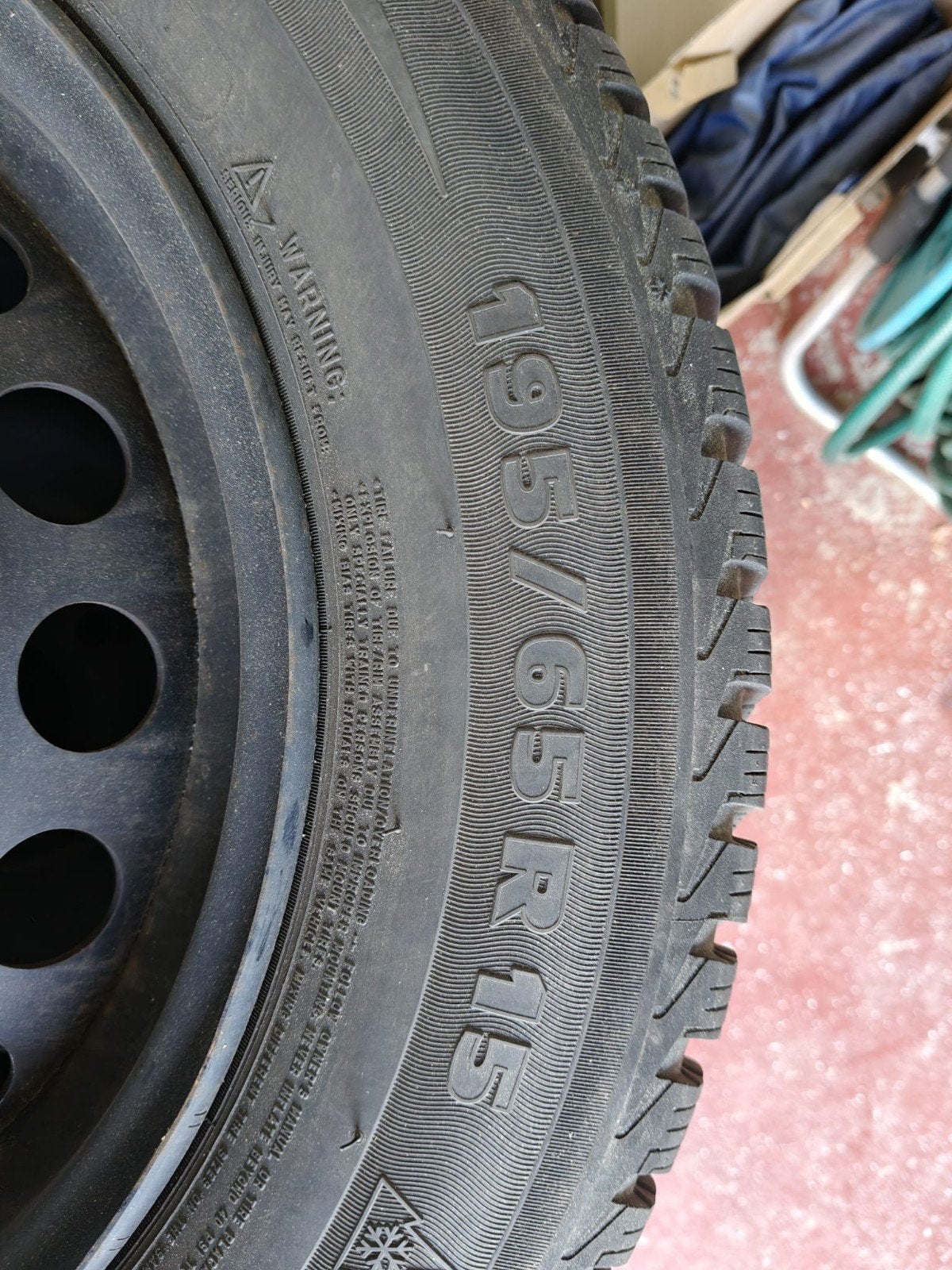Michelin Alpin winterbanden op stalen velgen – 195/65 R15, Auto-onderdelen, Ophalen, Gebruikt, 15 inch, Banden en Velgen