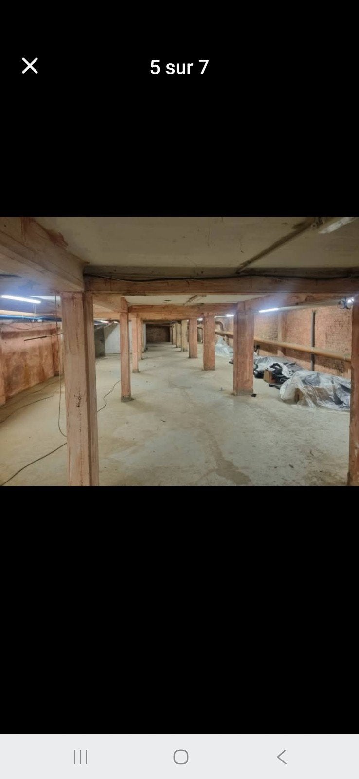 entrepot 350 m2 !! situé au niveau -1 par escalier