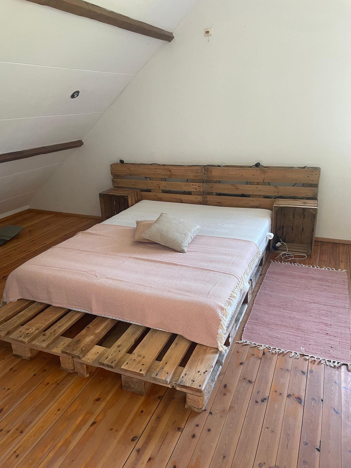 Lit en palettes, Maison & Meubles, Comme neuf, Brun, Enlèvement, 200 cm