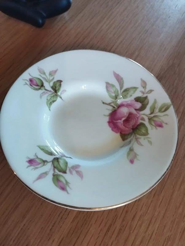 Sous tasse vintage made in England Bone China, Enlèvement