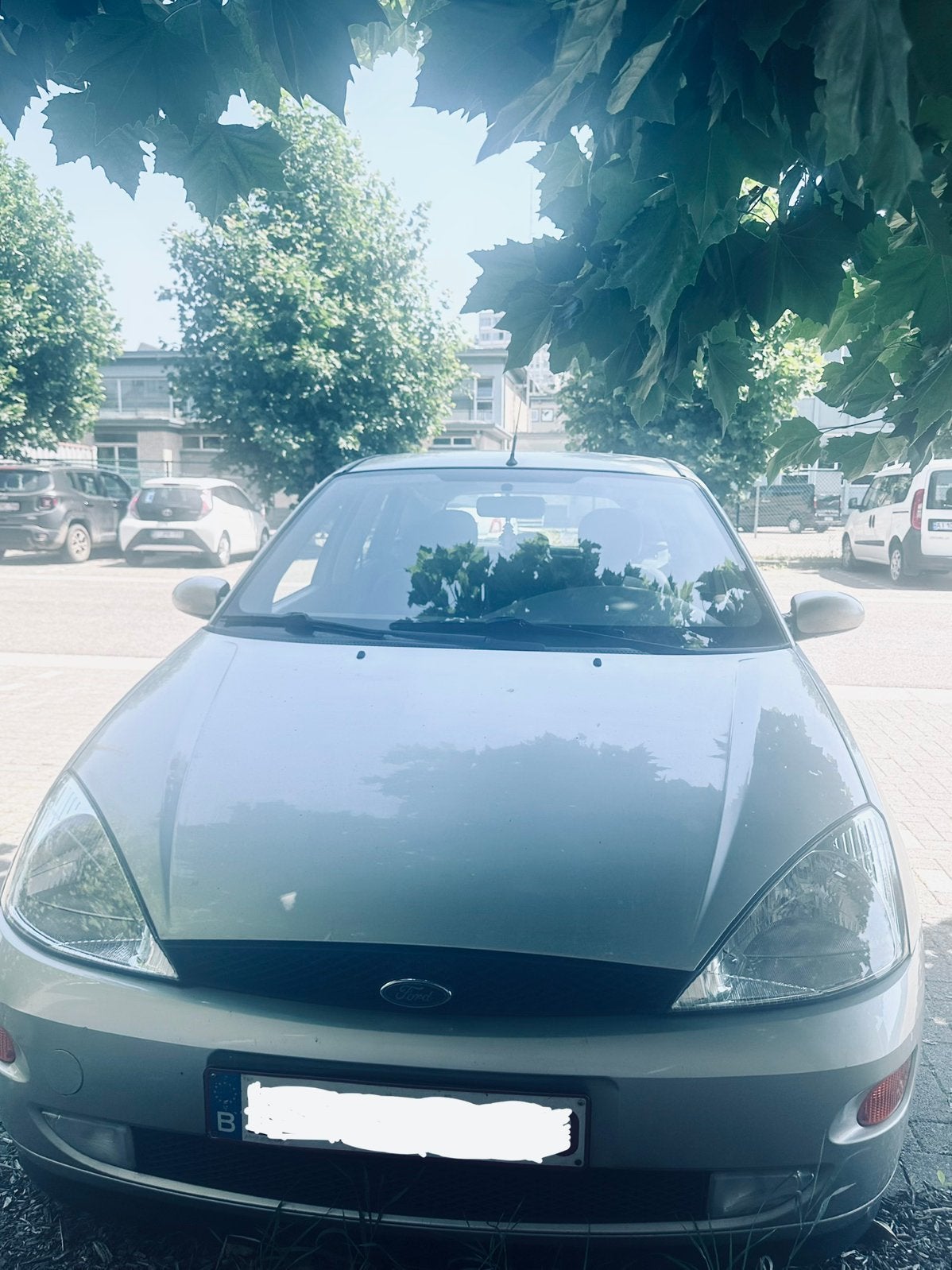 Ford focus 150,000 KM benzine 1.6 automaat, Auto's, Ford, Bluetooth, Bedrijf, 5 deurs, Zilver of Grijs