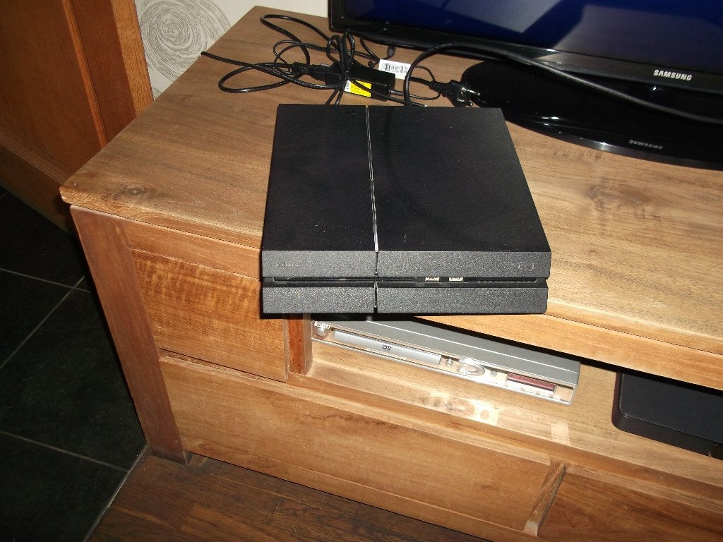 PlayStation 4, Ophalen, Gebruikt, Met 1 controller