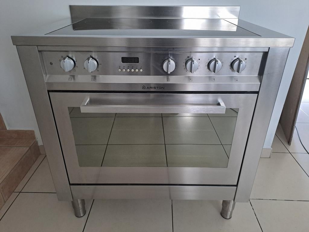 Cuisiniere Ariston 90 cm, Enlèvement, Air chaud, 4 zones de cuisson