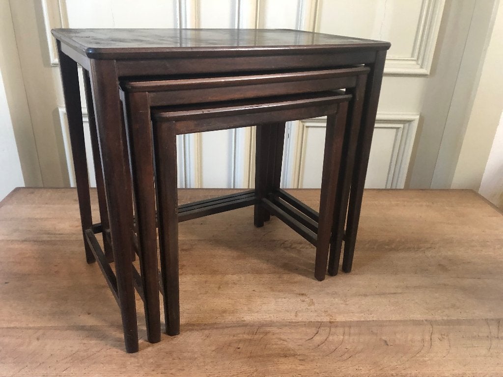 Vintage set nesting tables, Enlèvement