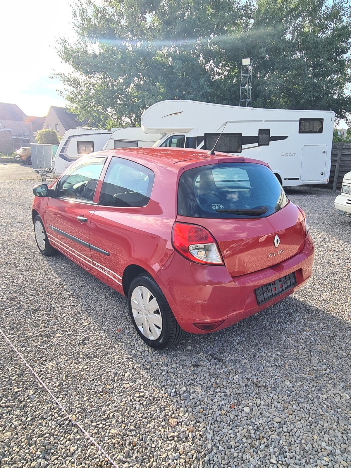 Renault Clio/1.1 Essence/AVANT homologué
SOLDE/4 EUROS/LIRE, Achat, Entreprise, Euro 4, Essence