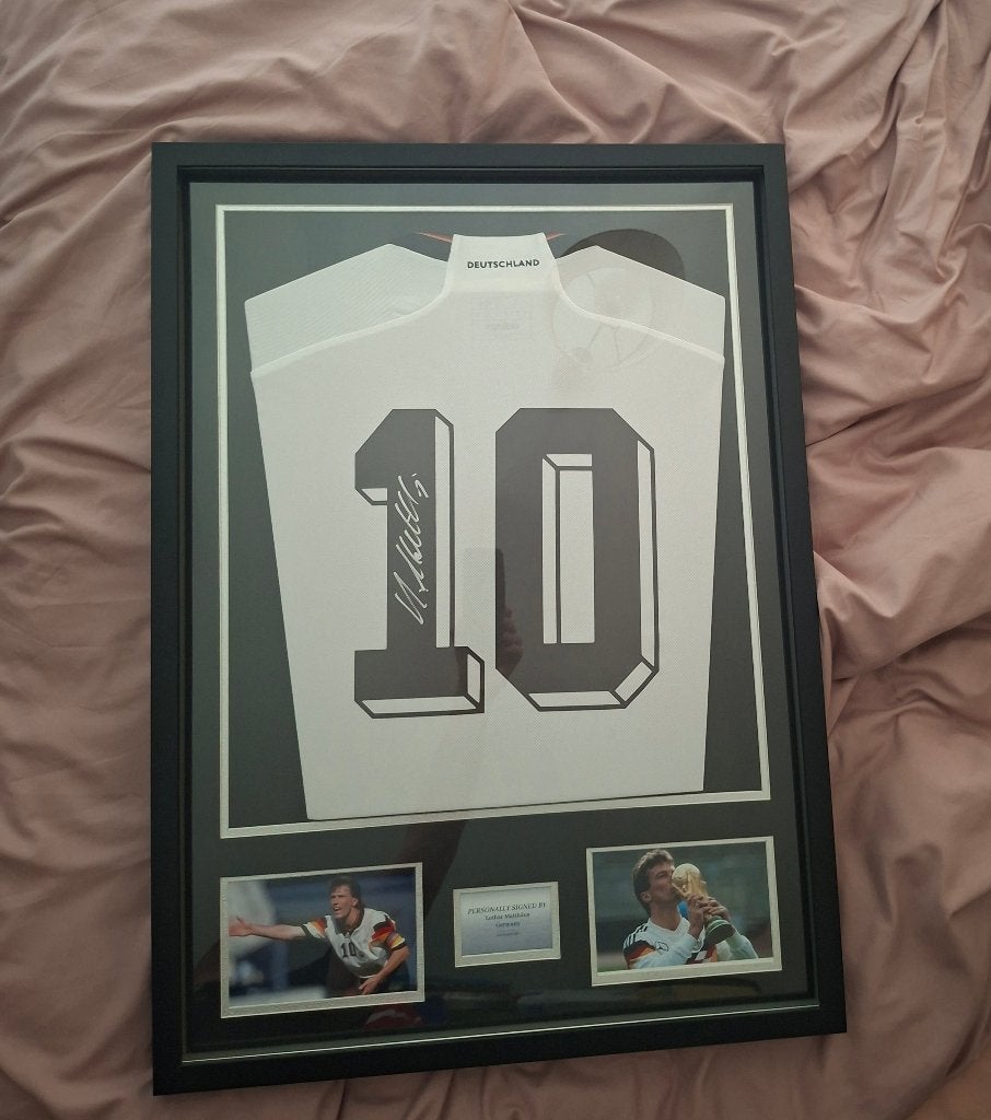 Maillot de football encadré de Lothar Matthaus., Enlèvement ou Envoi, Comme neuf, Maillot
