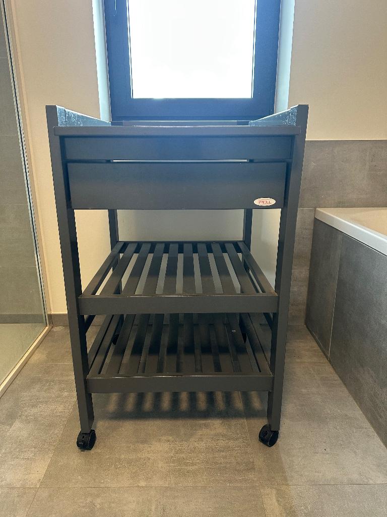 Verzorgingstafel, Ophalen