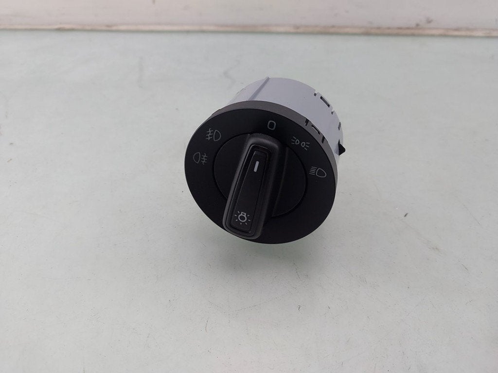 INTERRUPTEUR D'ECLAIRAGE Skoda Fabia III (NJ3), Utilisé, Skoda