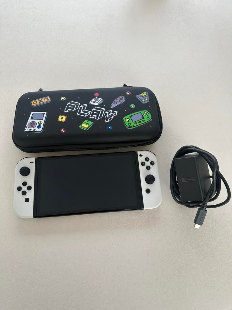 Nintendo Switch OLED Wit (zo goed als nieuw) + Hoes + 128GB, Ophalen, Zo goed als nieuw, Switch OLED