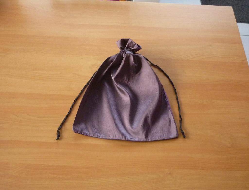 Paars satijnen katoenen reiszak opbergzak kledingzak, Handtassen en Accessoires, Tassen | Reistassen en Weekendtassen, Ophalen of Verzenden