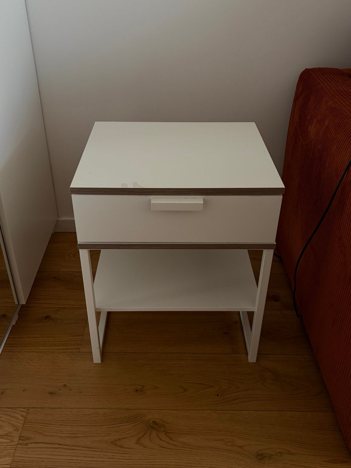Table de nuit IKEA, Comme neuf, Enlèvement, Bois, 45 à 65 cm
