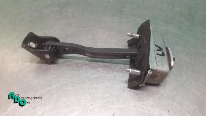 Butée 4portes avant gauche d'un Ford Focus (Focus 04-), -, 3 mois de garantie, -, -
