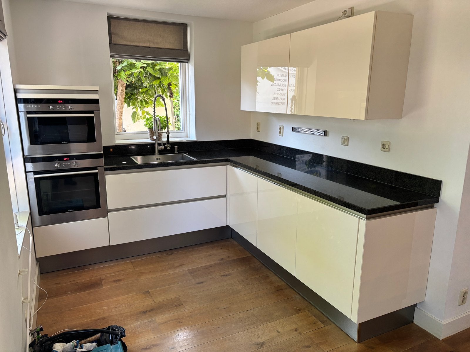 DRINGENDE VERKOOP SieMatic Kitchen + LEVERING INBEGREPEN, Ophalen, Greeploos, Hoekkeuken, Graniet of Steen