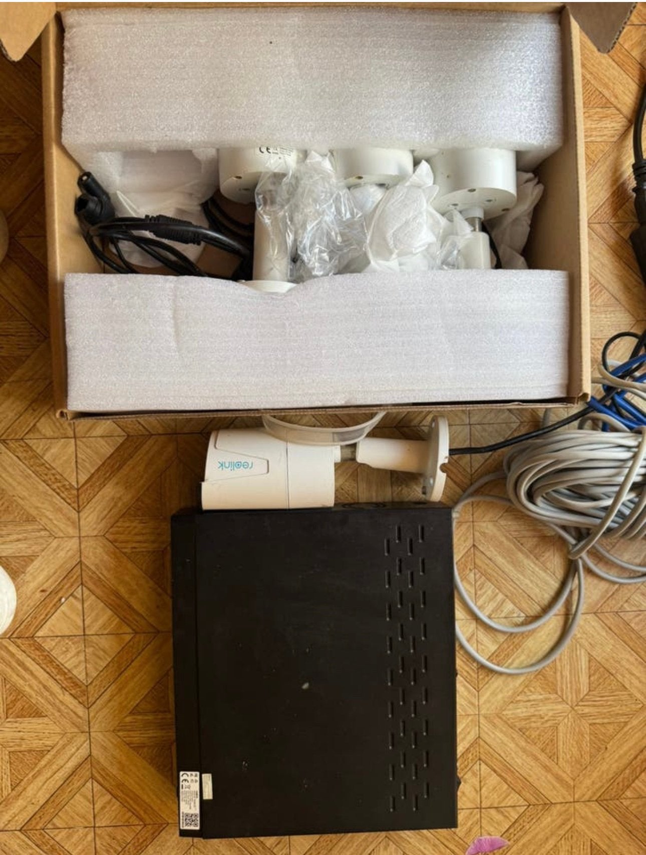 4x Cameras de surveillance infrarouge REOLINK +Boitier 1tera, TV, Hi-fi & Vidéo, Enlèvement ou Envoi, Comme neuf