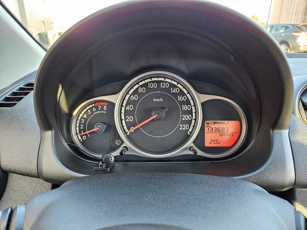 Mazda 2 1.3i | 12M Garantie | Bluetooth | navi | airco, Auto's, Voorwielaandrijving, Stof, Zwart, 4 cilinders