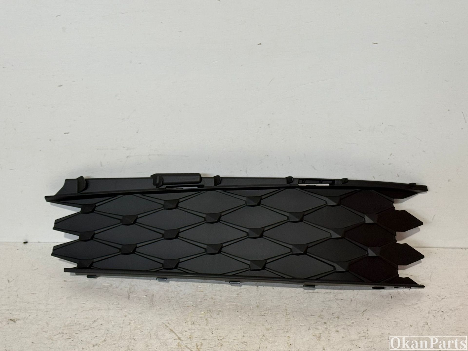 Skoda Octavia IV RS voor bumper rooster 5E3807368A, Auto-onderdelen, Gebruikt, Voor, Bumper