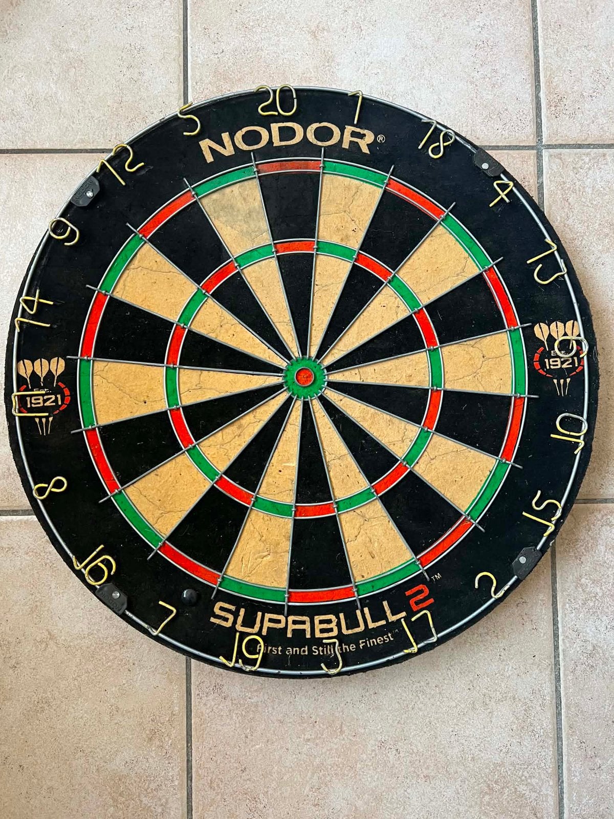 Dartbord, Sport en Fitness, Ophalen of Verzenden, Zo goed als nieuw, Dartbord
