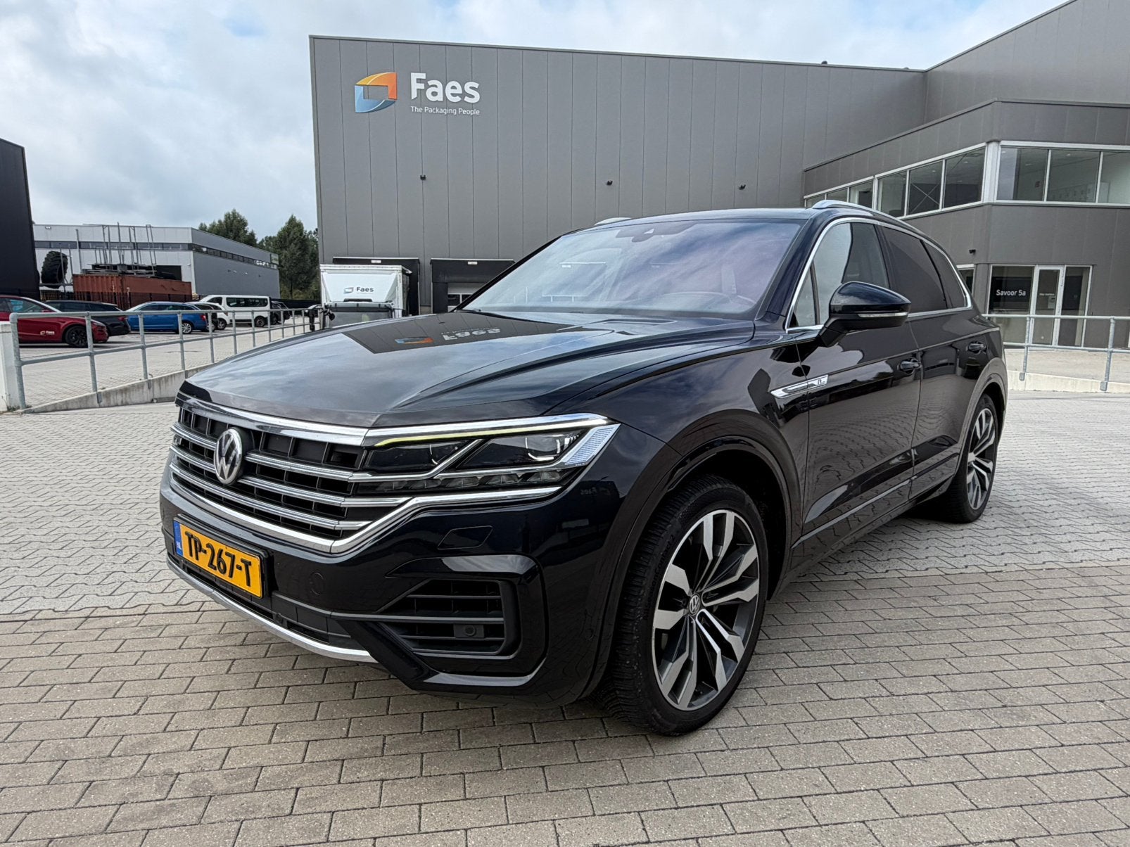 Volkswagen touareg 3.0 tdi / R-line / luchtvering / alle opt, Autos, Volkswagen, Cuir, Achat, Euro 6, Noir
