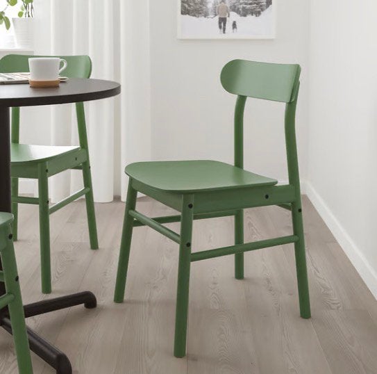 Twee nieuwe groene berken eetkamer stoelen, Ophalen, Zo goed als nieuw