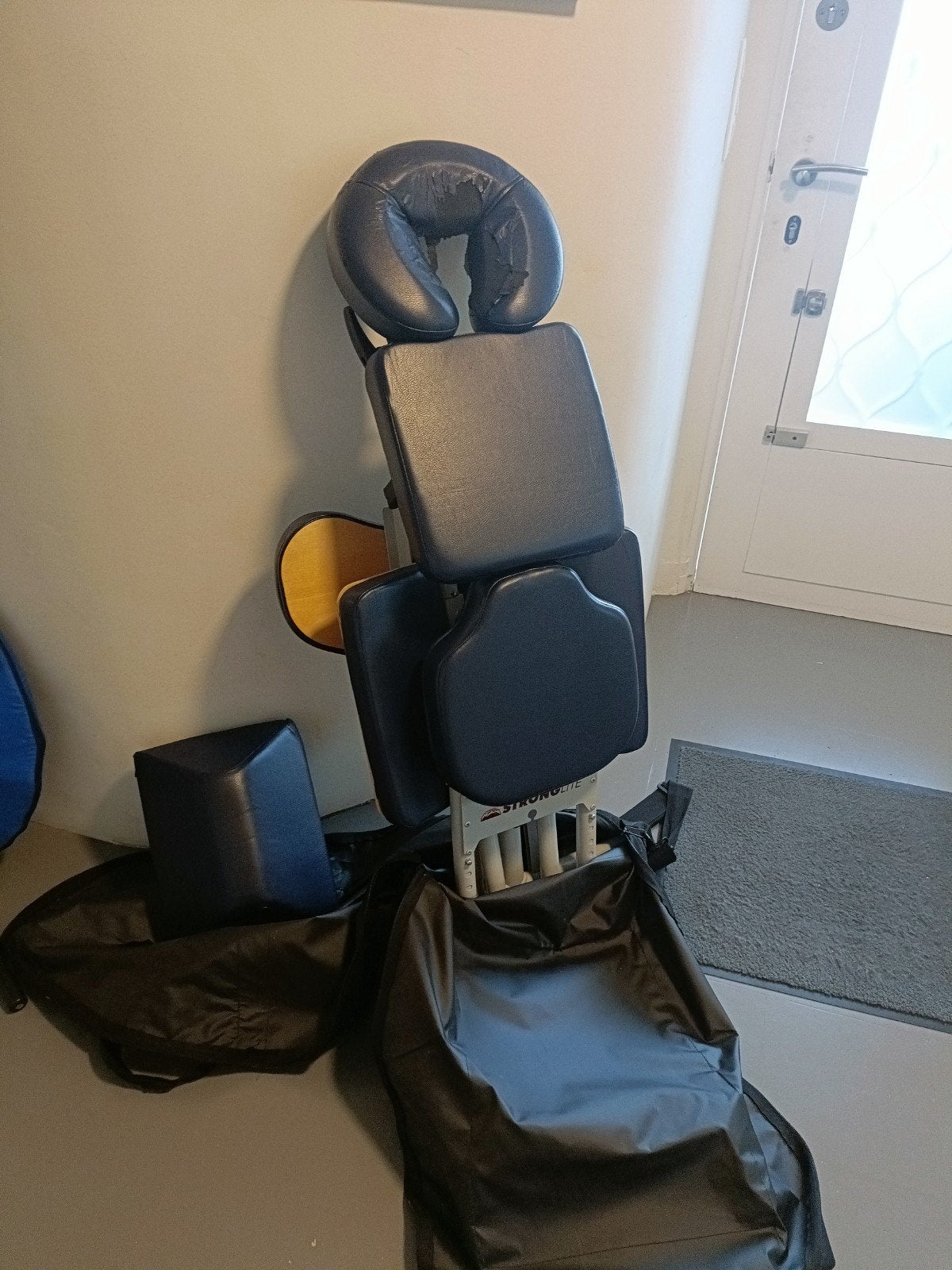 ErgoPro Stronglite massagestoel - verplaatsbaar