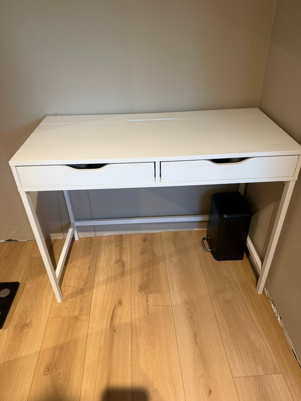 Bureau / make up tafel ikea, Ophalen, Zo goed als nieuw, IKEA