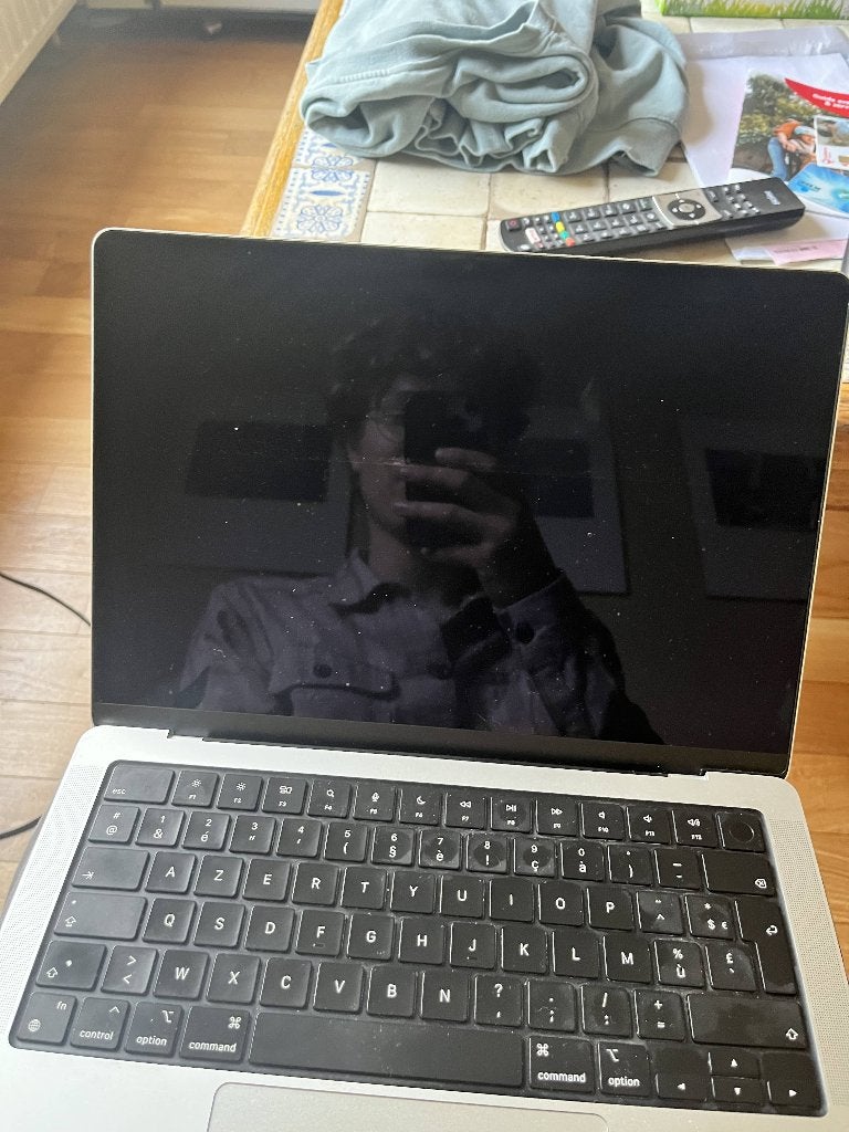Macbook Pro M2 pro 16gb ram 512gb Kapot-scherm, Computers en Software, Apple Macbooks, Gebruikt, MacBook, Overige groottes, 4 Ghz of meer