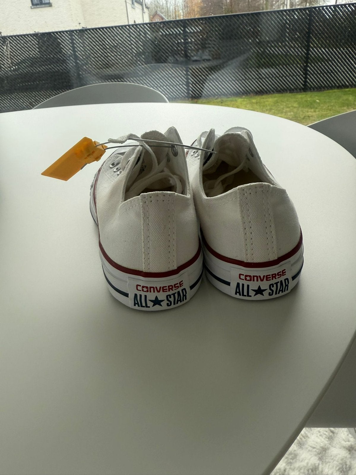 Converse All Star NEW SEALED blanche taille 38, Vêtements | Femmes, Chaussures, Enlèvement ou Envoi, Neuf, Blanc