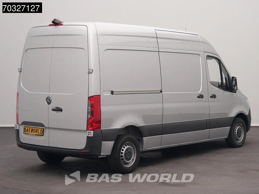 Mercedes Sprinter 215 CDI Automaat 150pk L2H2 MBUX Camera Ai, Automaat, Stof, Gebruikt, 4 cilinders