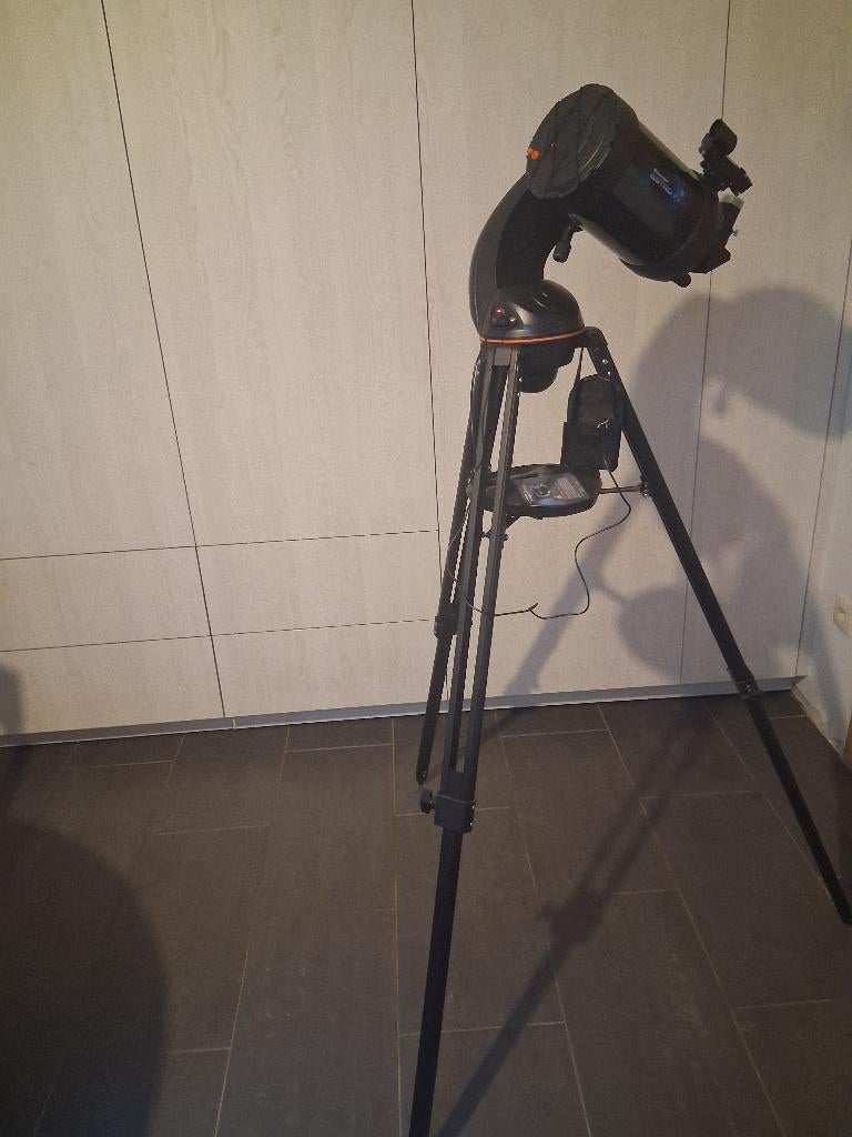 télescope Celestron Astro Fi 22204, Neuf, Télescope réflecteur (miroirs), 80 à 200 mm, Avec trépied
