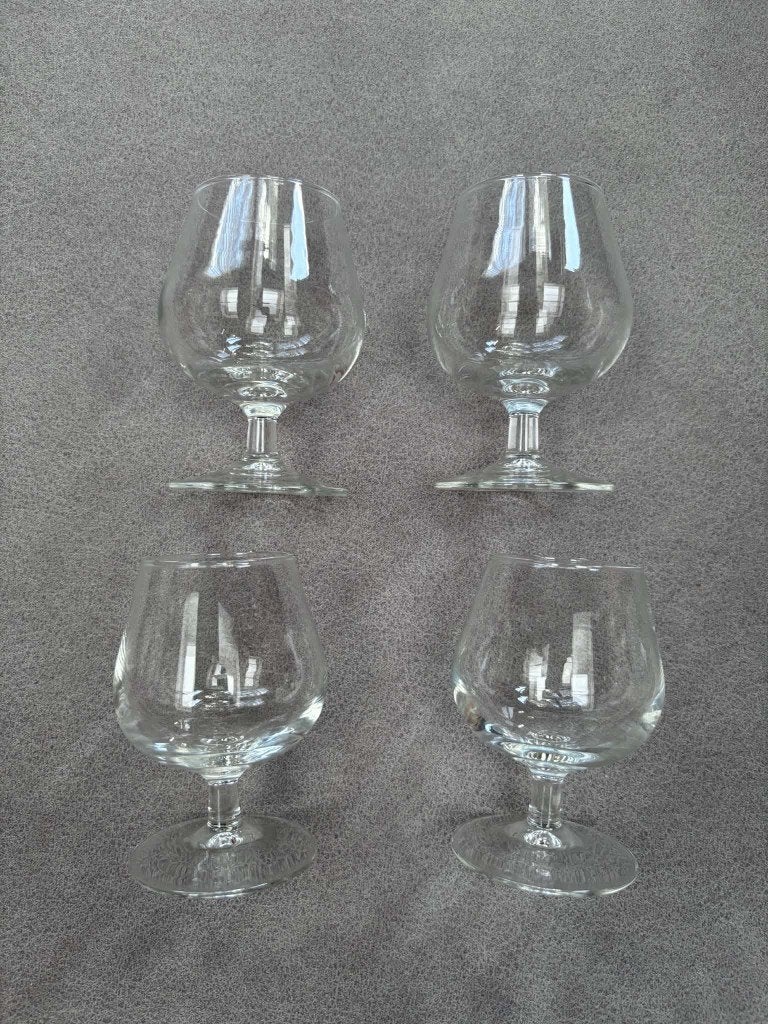 Quatre verres à cognac, Enlèvement, Comme neuf