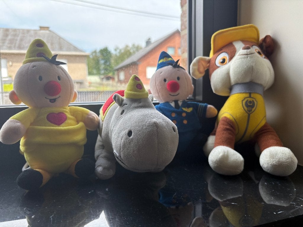Les câlins de Maya et Bumba, Enfants & Bébés, Jouets | Peluches, Neuf, Overige karakters, Autres marques, Enlèvement