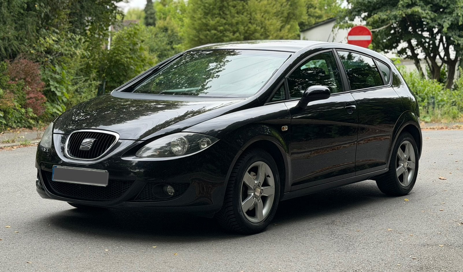 Seat Leon 2005 BJ 1.6 Benzine KM 167.000 Blanco Gekeurd, Auto's, Seat, Zwart, Leon, Zwart, Bedrijf