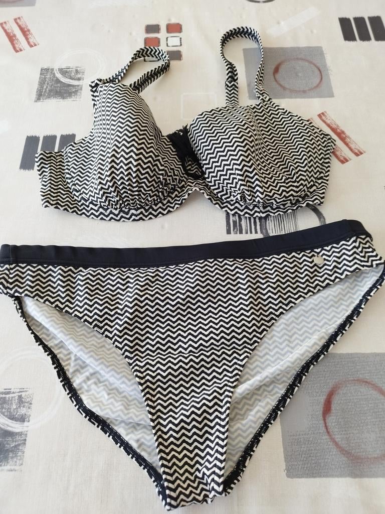 Bikini van Esprit, Kleding | Dames, Badmode en Zwemkleding, Esprit, Ophalen of Verzenden, Zo goed als nieuw, Bikini
