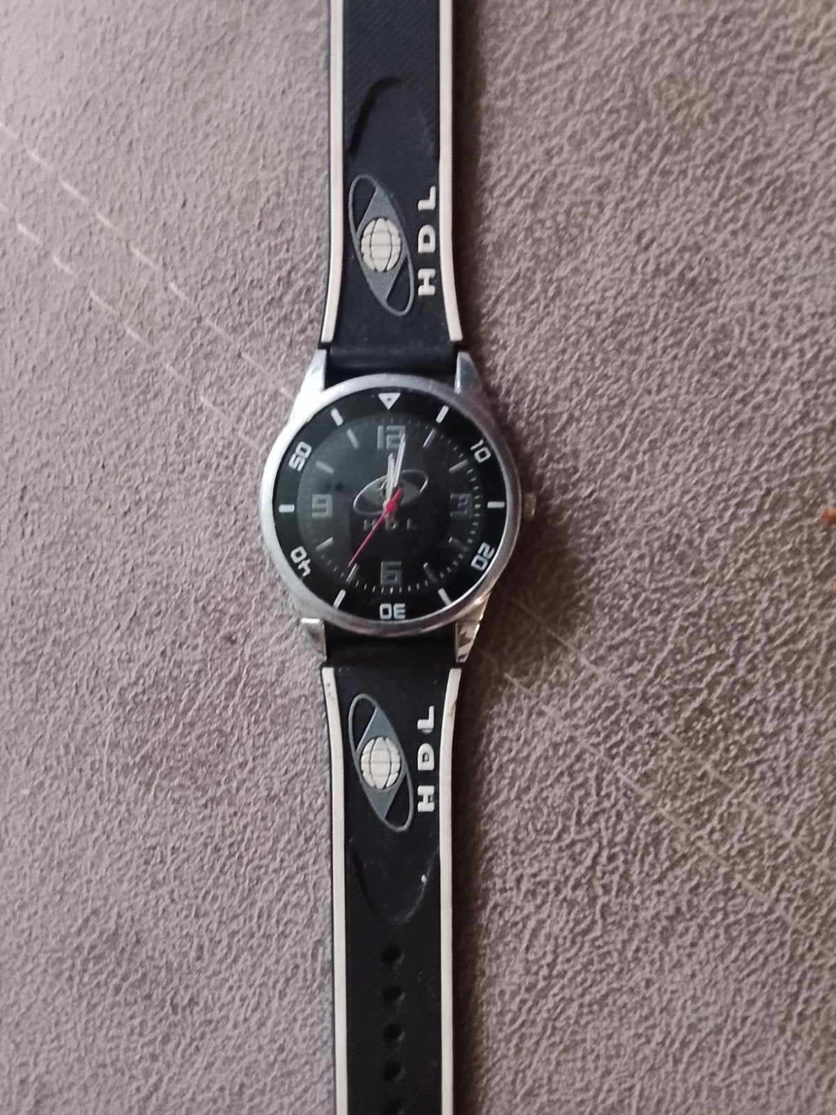 Montre homme ou enfants, Enlèvement