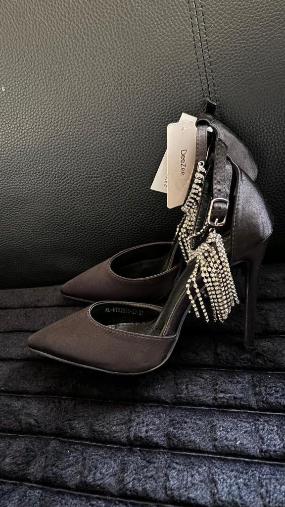 Escarpins noirs élégants avec strass – Pointure 37, Neuf, Escarpins, Enlèvement, Deezee