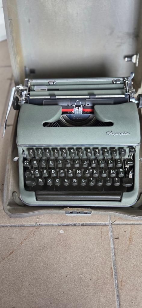 Olympia SM3 vintage typemachine (AZERTY-toetsenbord), Ophalen