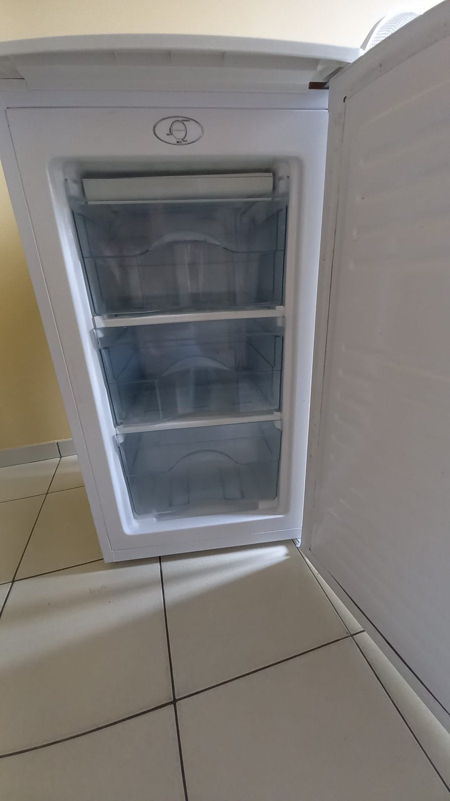 Kleine diepvries Exquisit, Elektronische apparatuur, Vriezers en Diepvrieskisten, Ophalen, Zo goed als nieuw