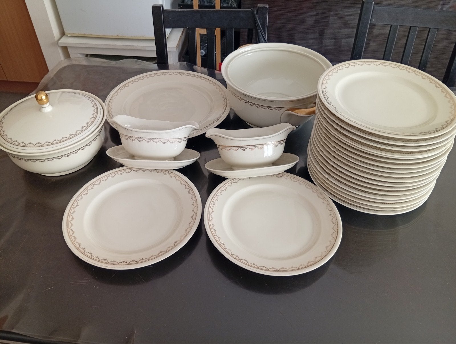 assiettes, saucière marque Arzberg Bavaria, Enlèvement ou Envoi