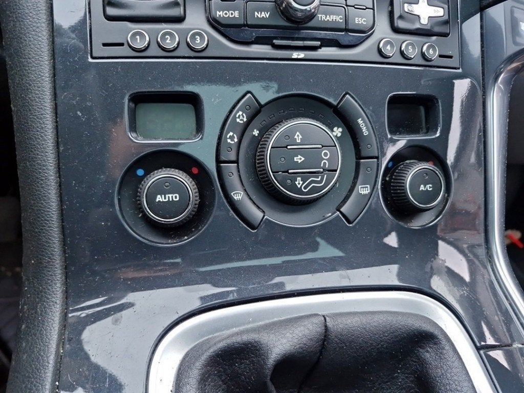 BEDIENINGSPANEEL VERWARMING 3008 I (0U / HU) (|6452W5|), Kontakt-peugeot@peugeot.com, Gebruikt, Peugeot Deutschland GmbH, Bahnhofsplatz
65423  Rüsselsheim, DE