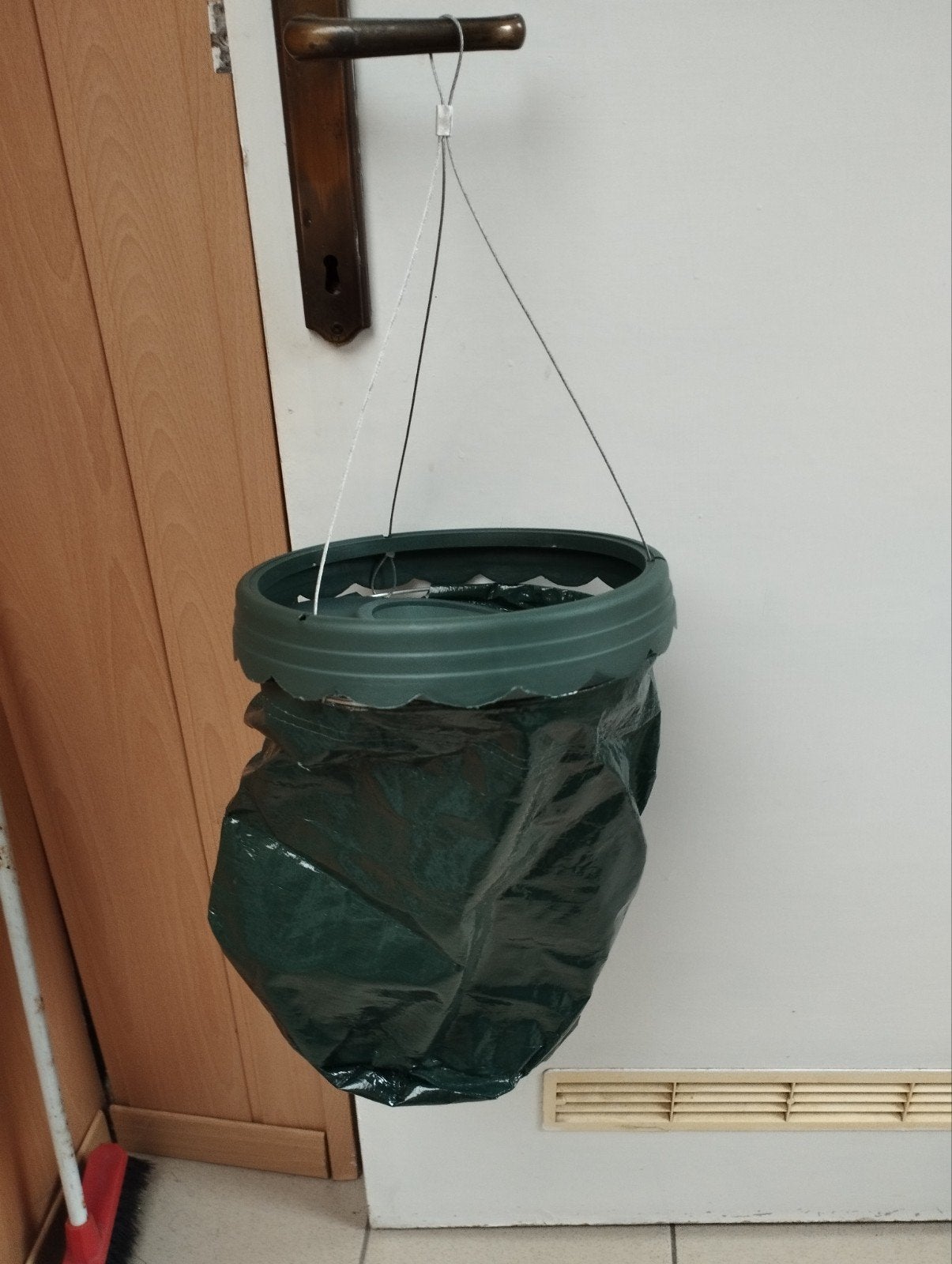 Een omgekeerde tomaten planter kleur donker groen, Jardin & Terrasse, Produits de culture, Enlèvement