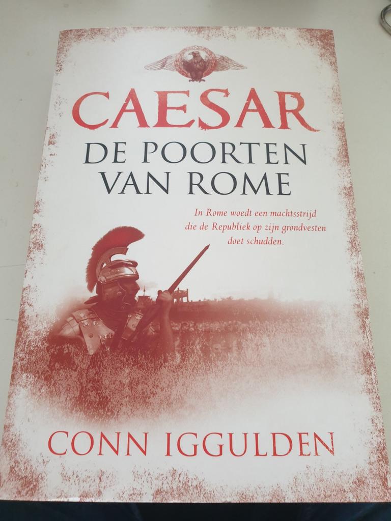 Conn Iggulden - De poorten van Rome CAESAR 1 softcover, Boeken, Fantasy, Zo goed als nieuw, Ophalen of Verzenden