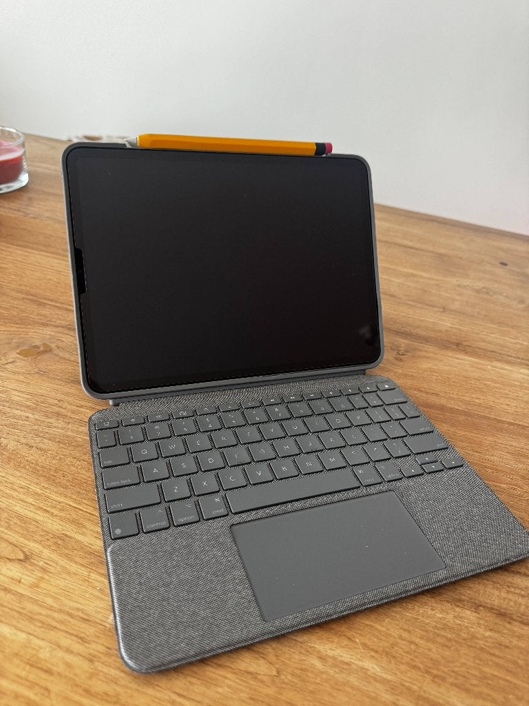 Logitech Combo Touch voor iPad Pro 11″, Ophalen, Gebruikt, Logitech, 11 inch