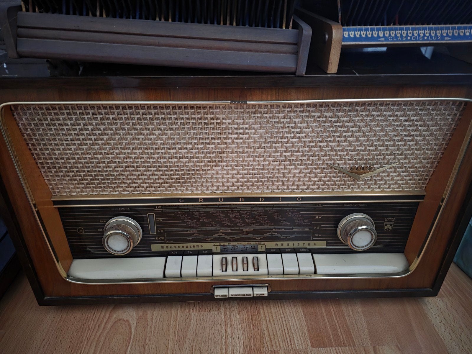 ouderwetse radio 3087, Antiek en Kunst, Ophalen