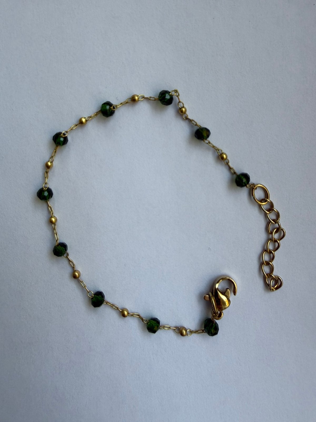 NIEUW Gouden armband met groene stenen, Verzenden, Nieuw, Groen, Met edelsteen