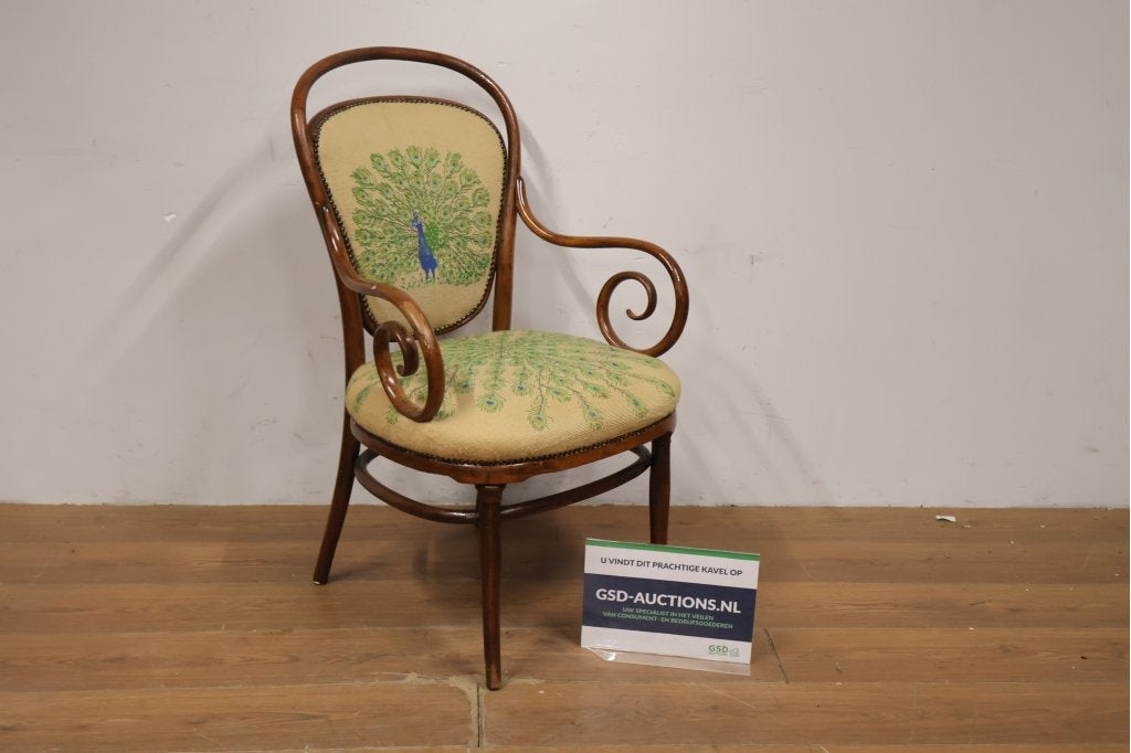 Antieke houten Thonet stoel met pauwzeichnung