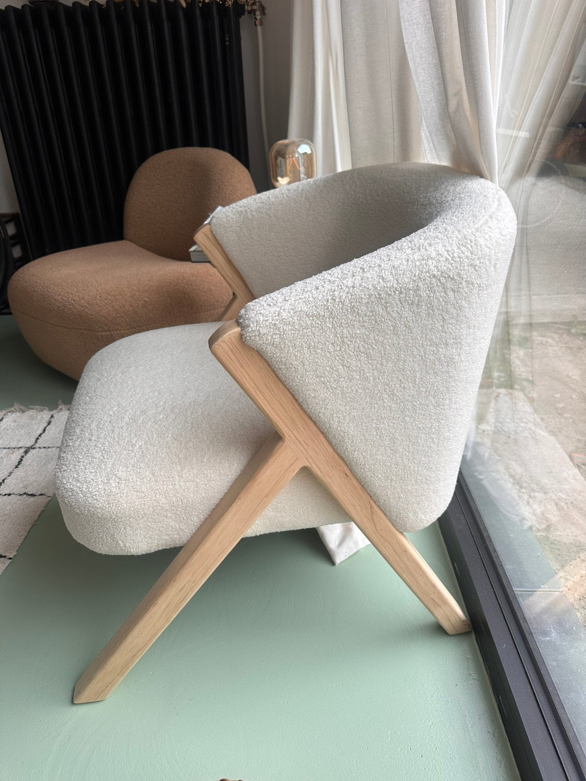 Mooie witte bouclé fauteuil / 1-persoonszetel, Ophalen, Zo goed als nieuw
